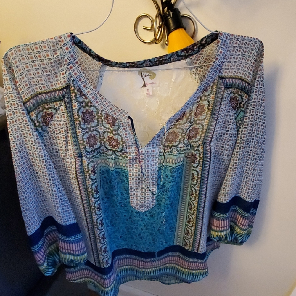 Super cute peasant top